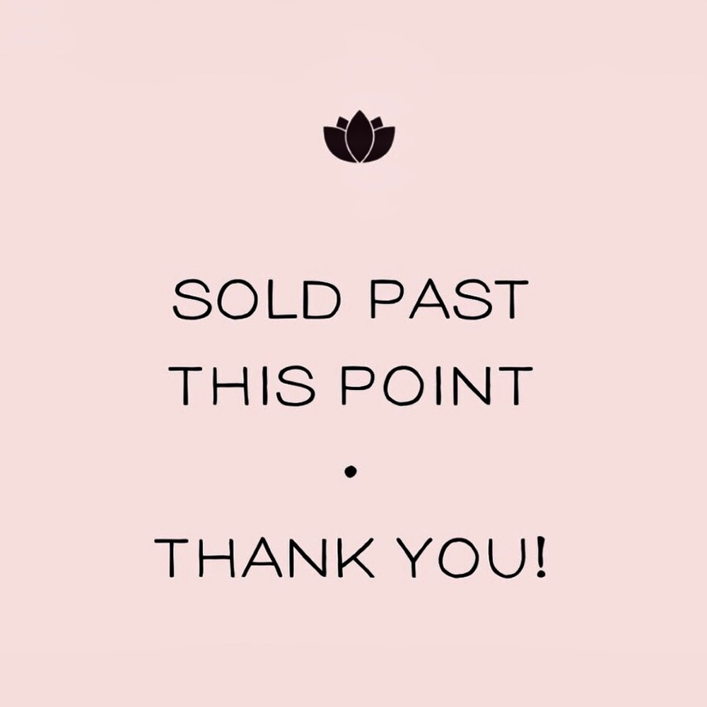 💕Sold below and beyond💕